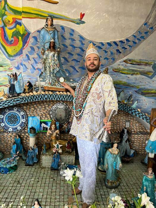 Pai Léo de Oxalá no altar de Oxalá